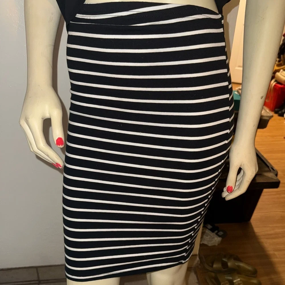 Black & White Striped Knit Pencil Mini Skirt XS Stretch Jersey Bodycon